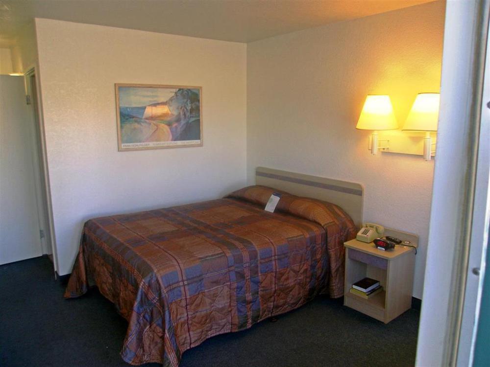 Motel 6-Pueblo, Co - I-25 חדר תמונה
